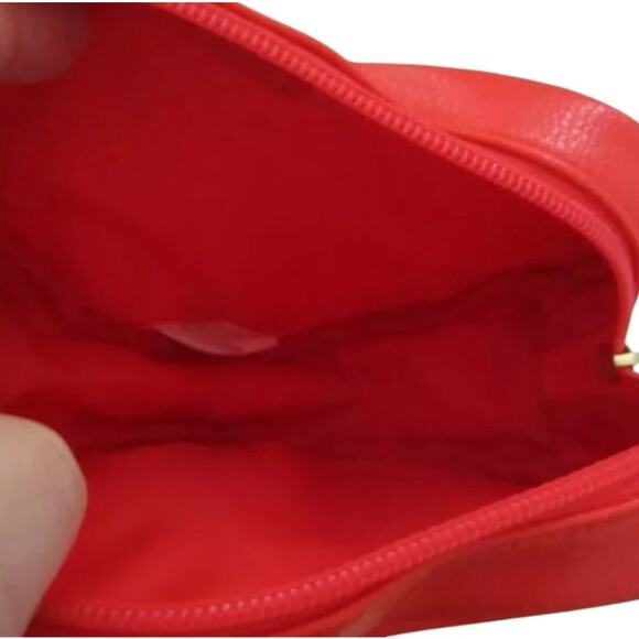 RED HEART SHAPED COSMETIC CASE BY BATH AND BODY WORKS LOVE VALENTINE'S DAY NEW! - Picture 3 of 4